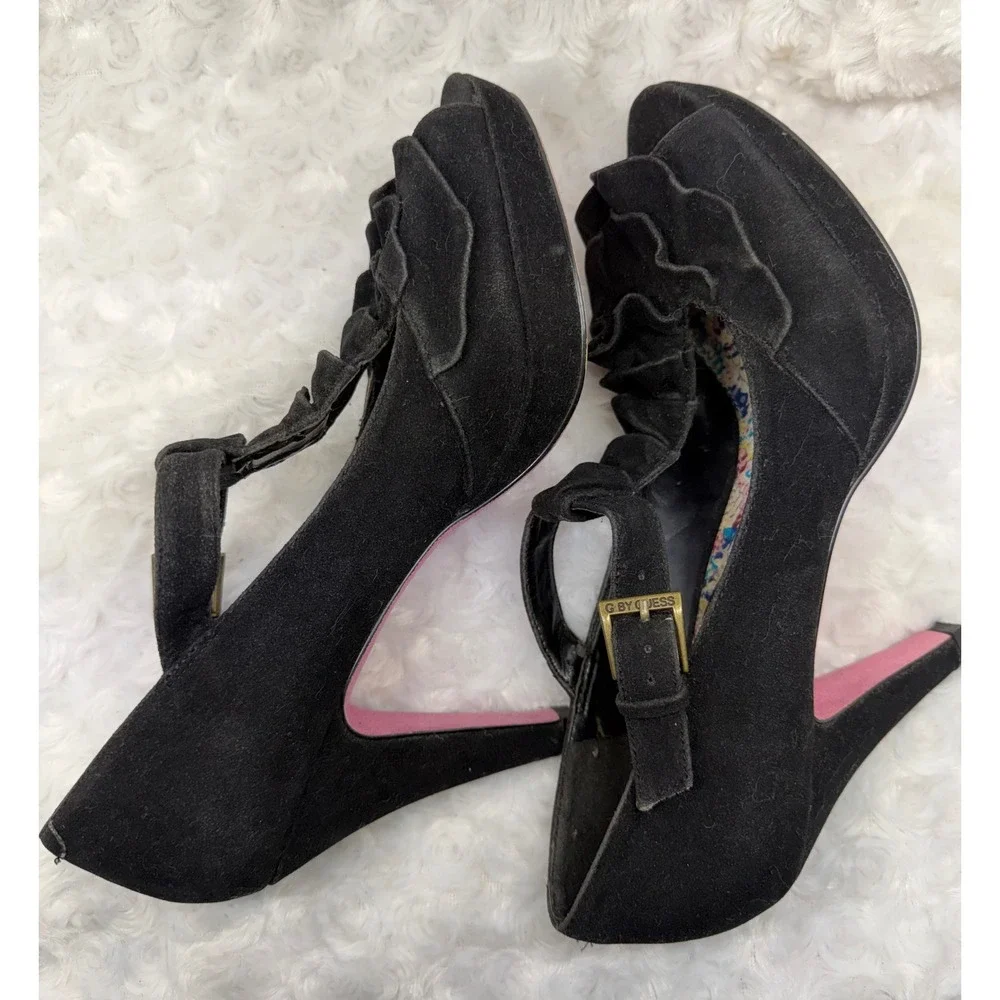 G by GUESS Black Ruffle Peep Toe Platform Pink‎ Floral Insole Size 10M Heels